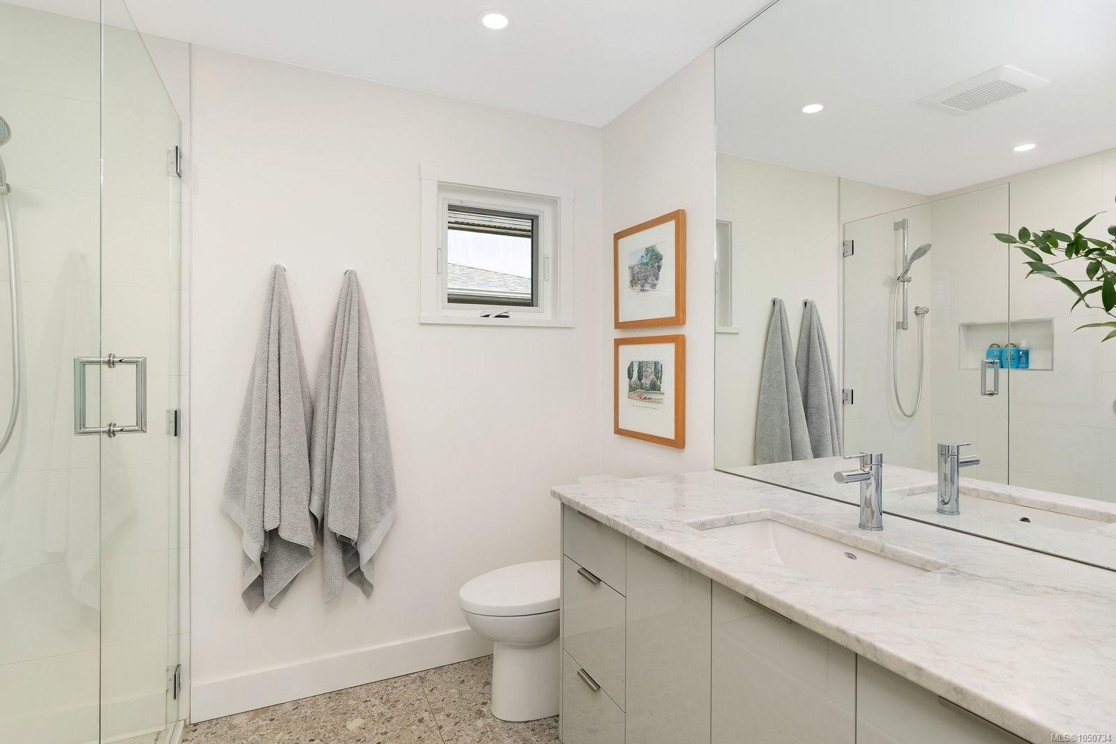 3311 Gibbs Rd, Oak Bay, BC