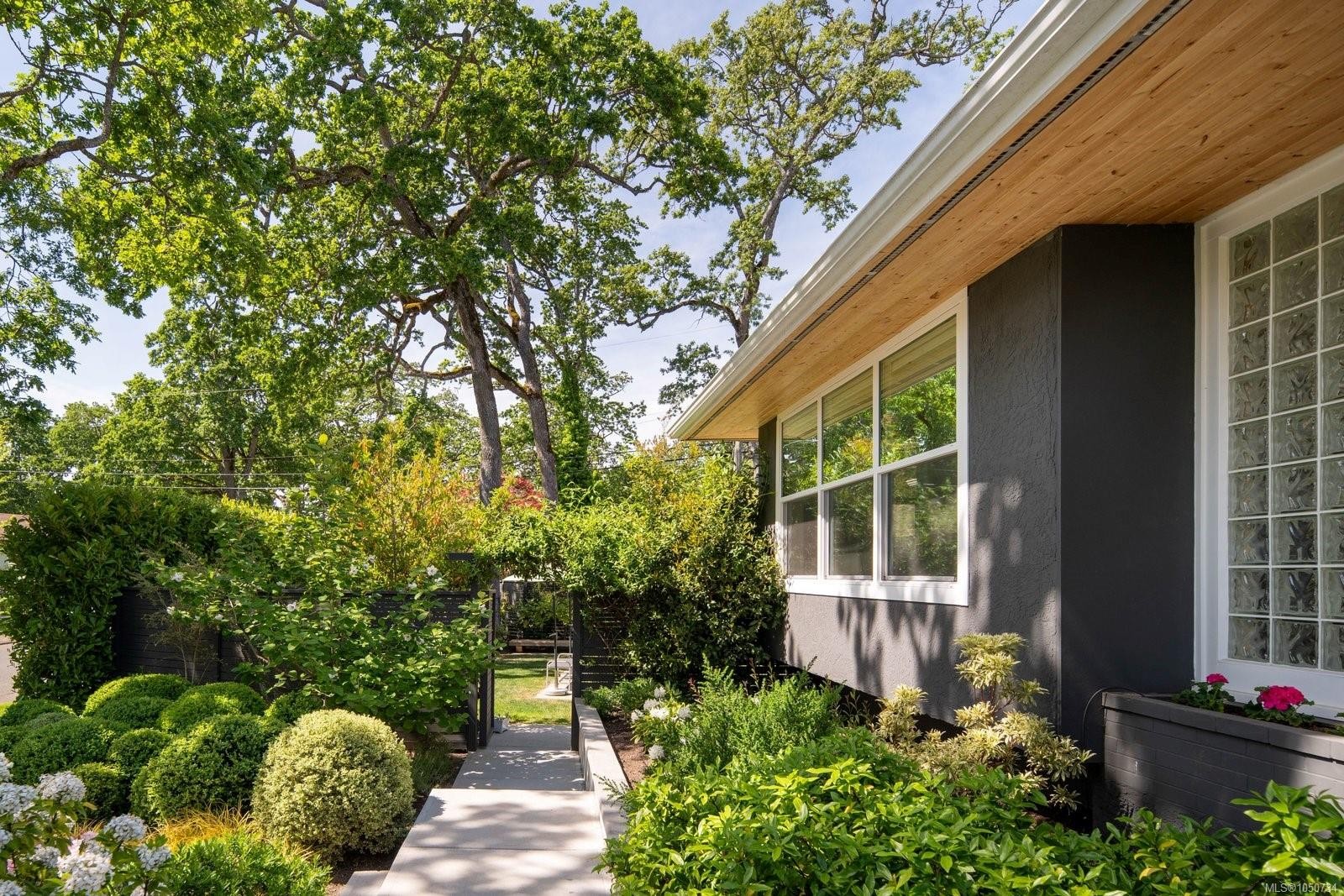 3311 Gibbs Rd, Oak Bay, BC