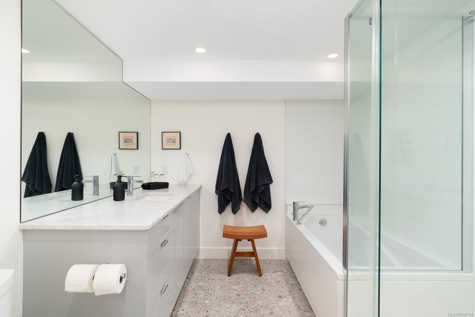 3311 Gibbs Rd, Oak Bay, BC