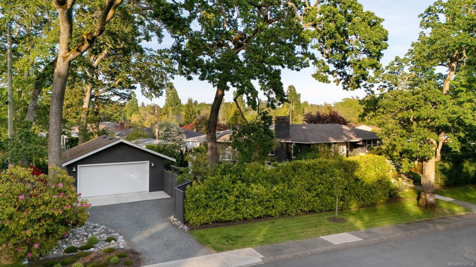 3311 Gibbs Rd, Oak Bay, BC