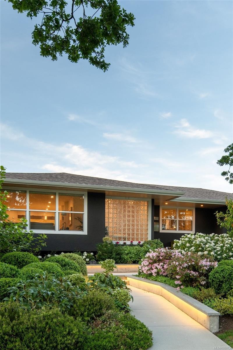 3311 Gibbs Rd, Oak Bay, BC