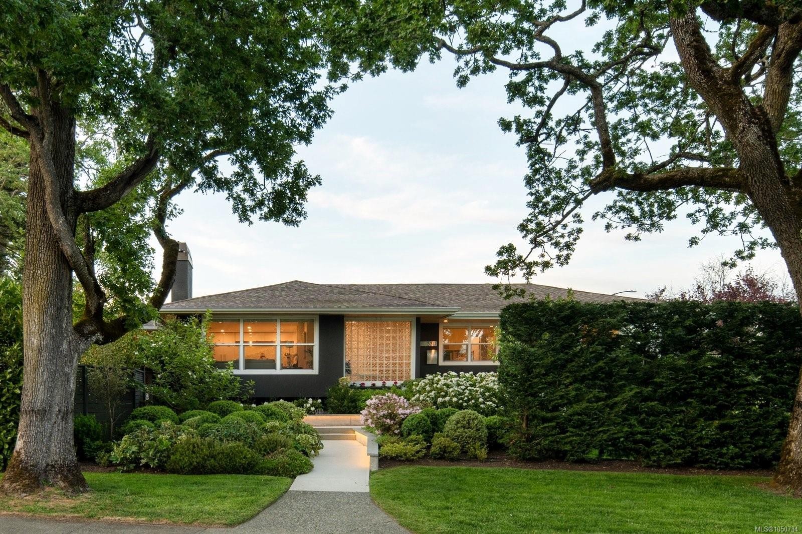 3311 Gibbs Rd, Oak Bay, BC
