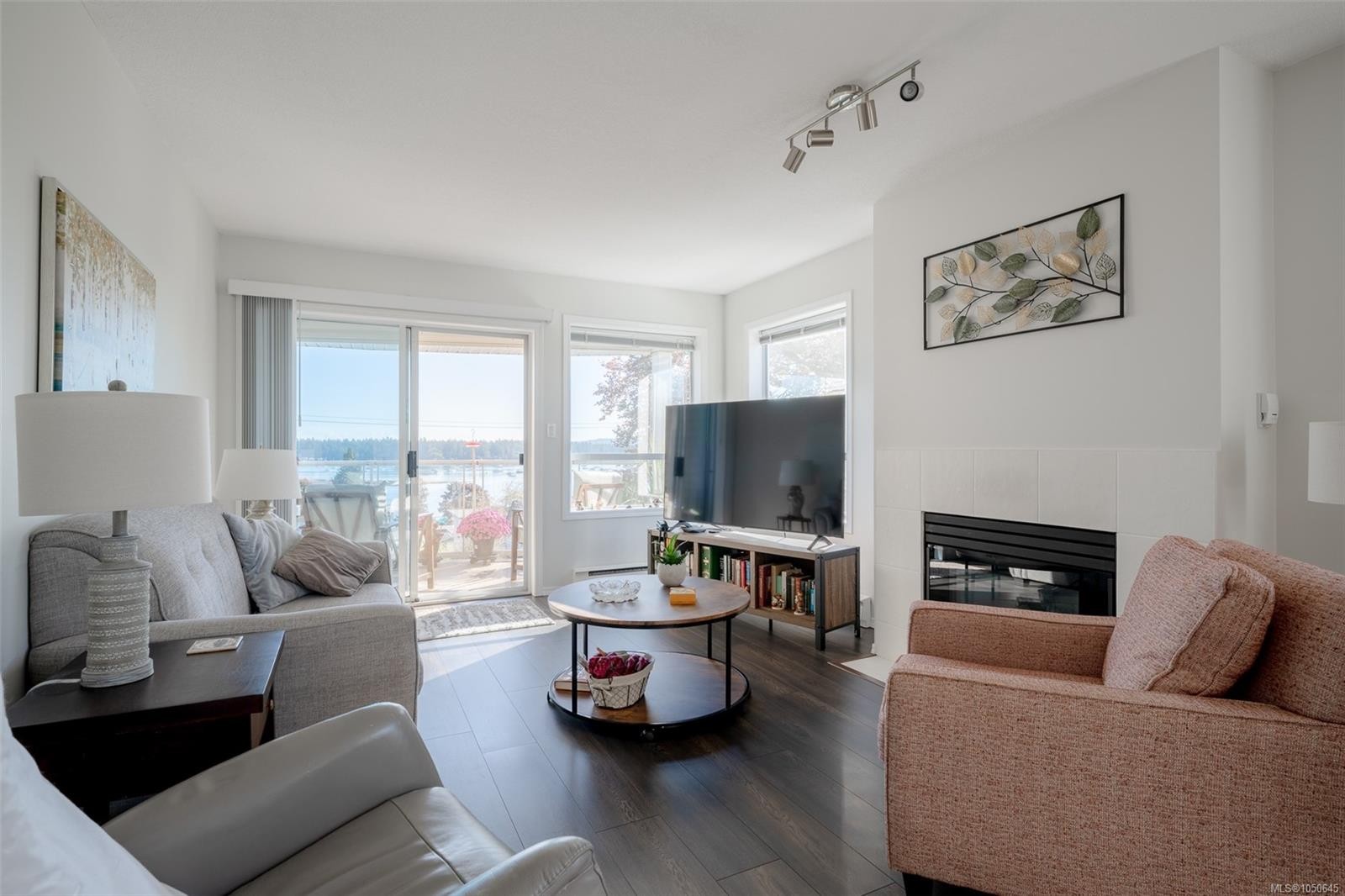#401-355 Stewart Ave, Nanaimo, BC