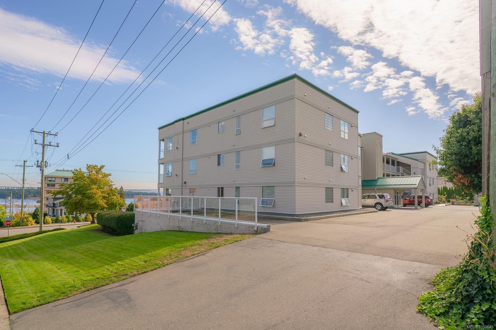 #401-355 Stewart Ave, Nanaimo, BC