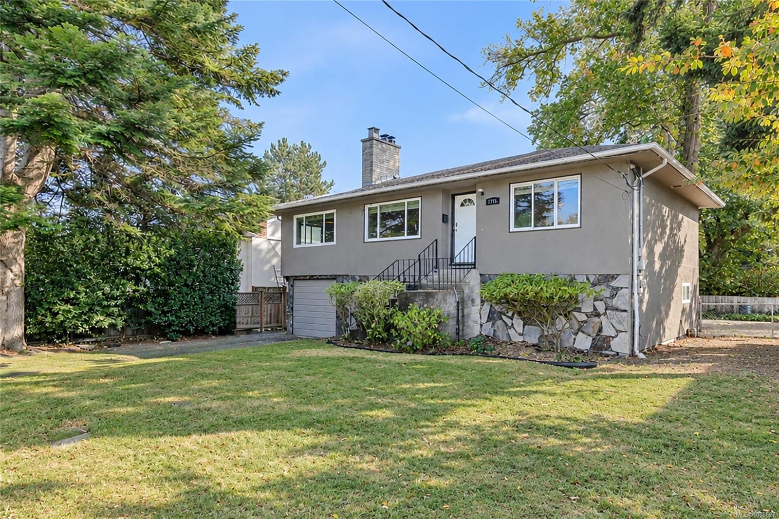 1711 Christmas Ave, Saanich, BC