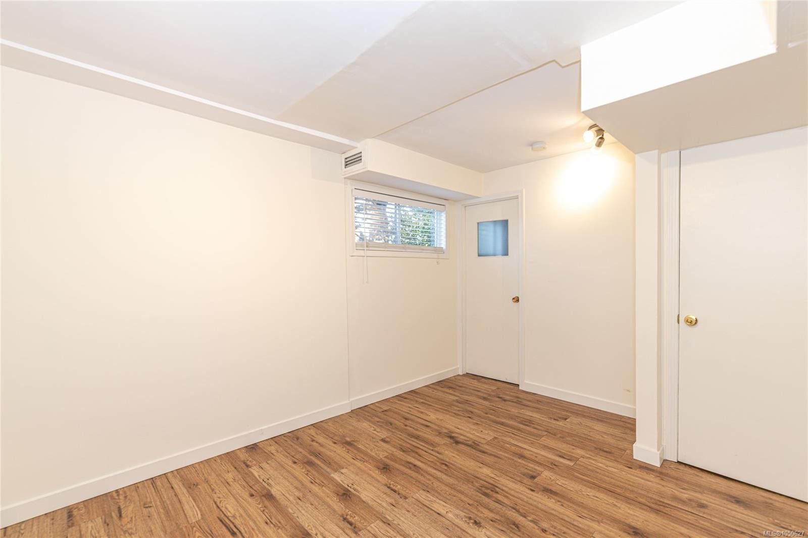 1711 Christmas Ave, Saanich, BC