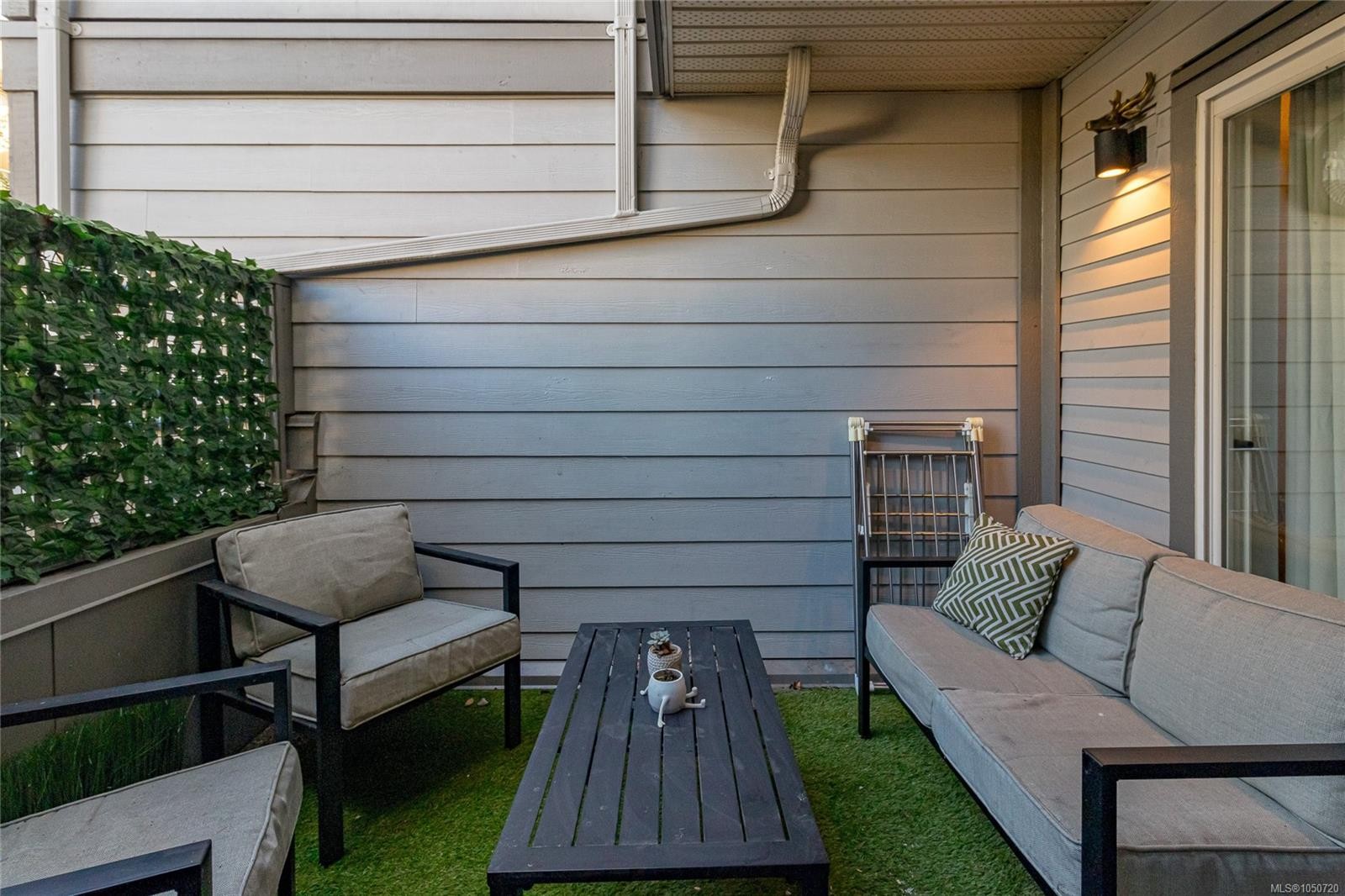 #101-827 North Park St, Victoria, BC
