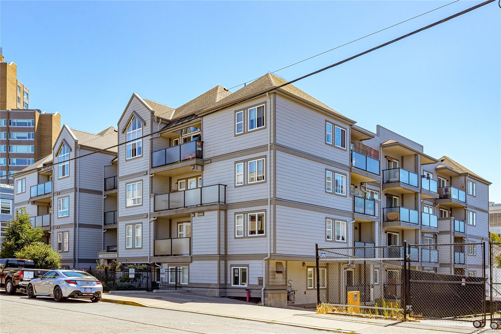 #101-827 North Park St, Victoria, BC