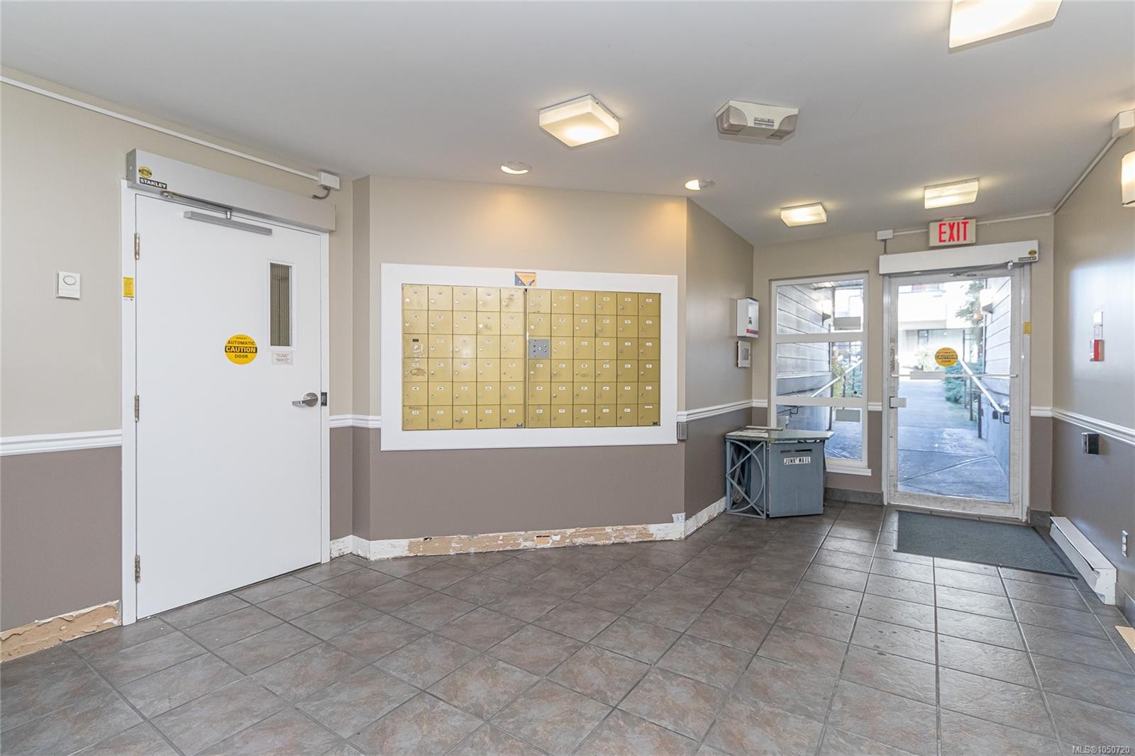 #101-827 North Park St, Victoria, BC