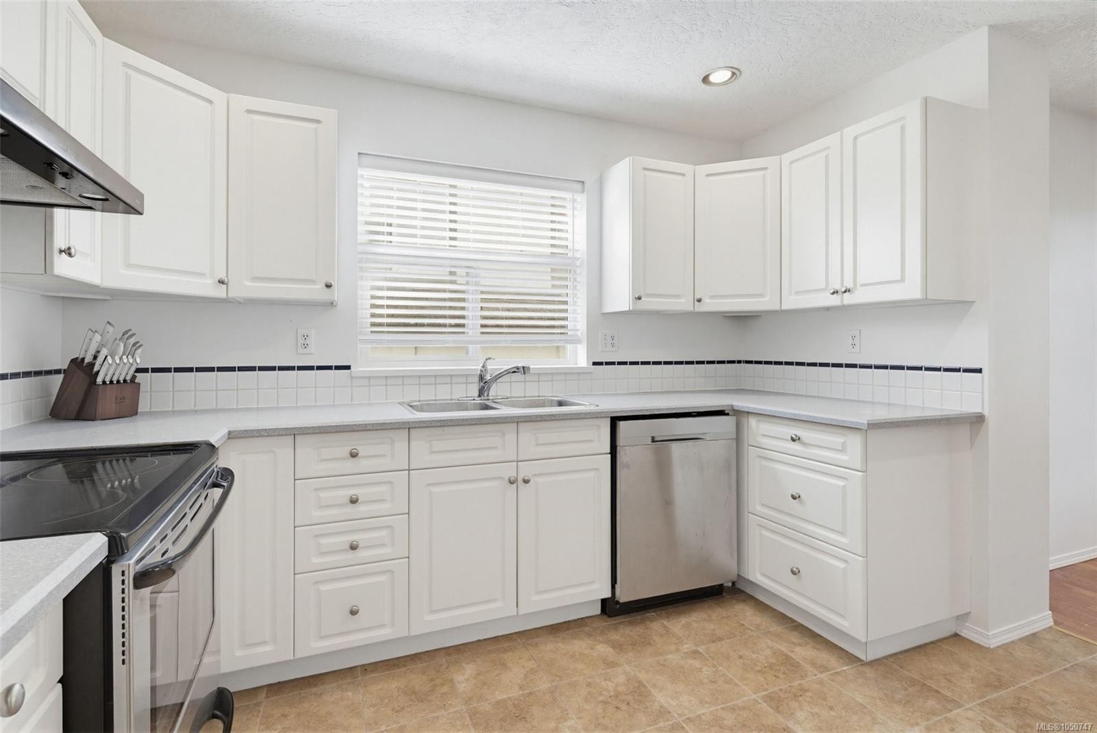 #604-288 Eltham Rd, View Royal, BC