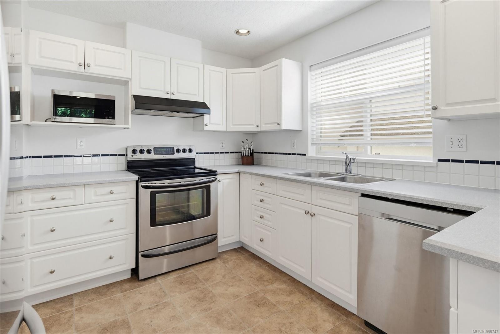 #604-288 Eltham Rd, View Royal, BC