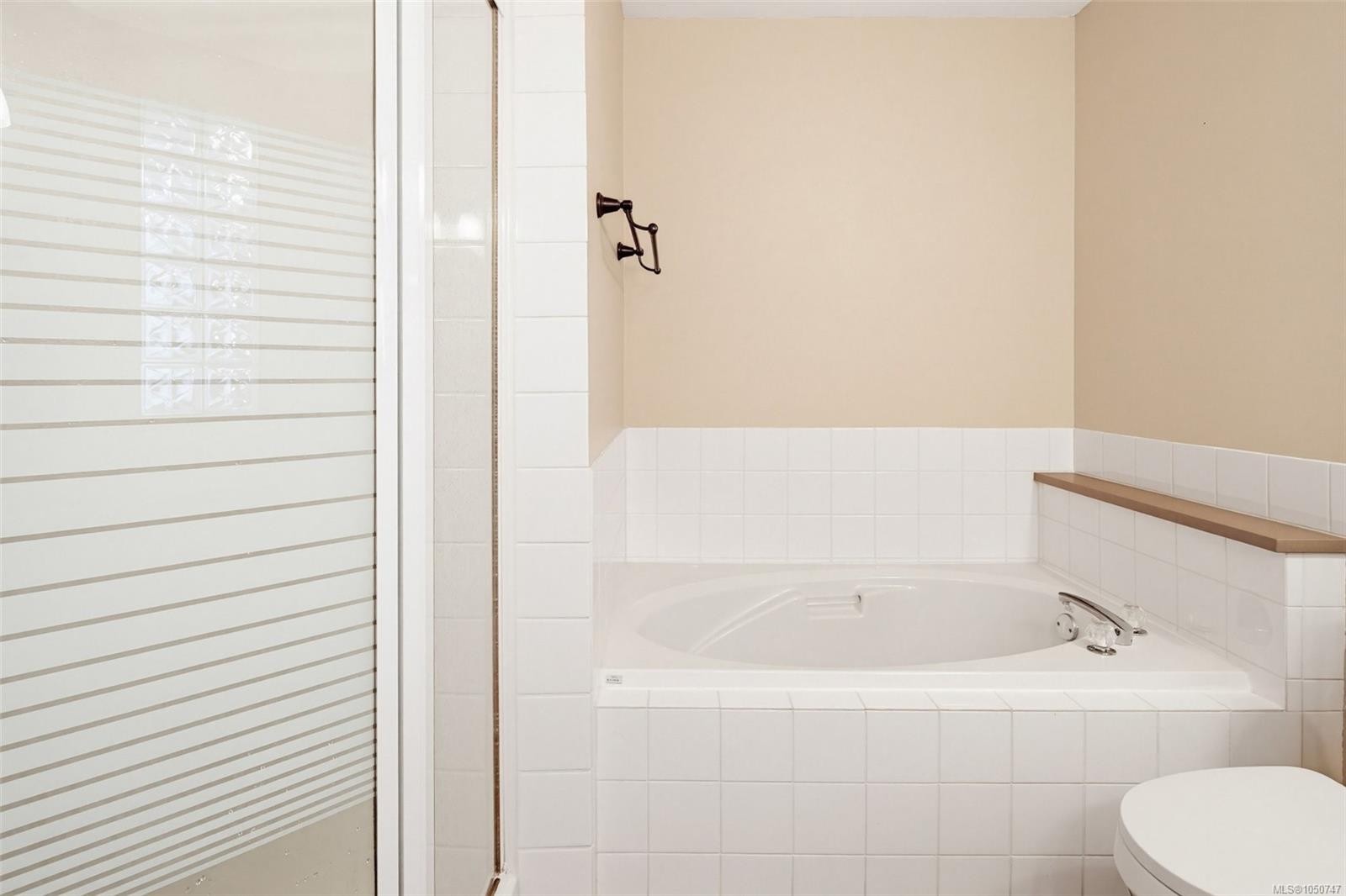 #604-288 Eltham Rd, View Royal, BC