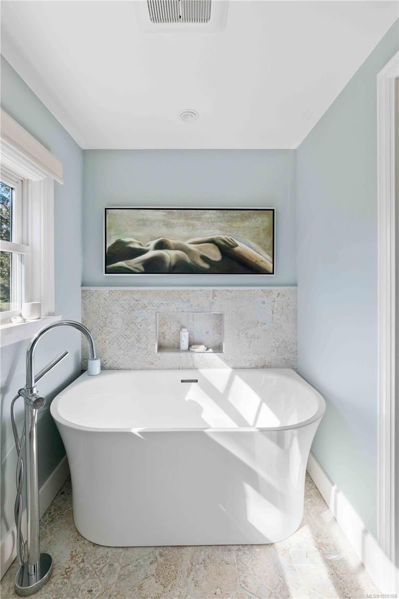 1461 Derby Rd, Saanich, BC