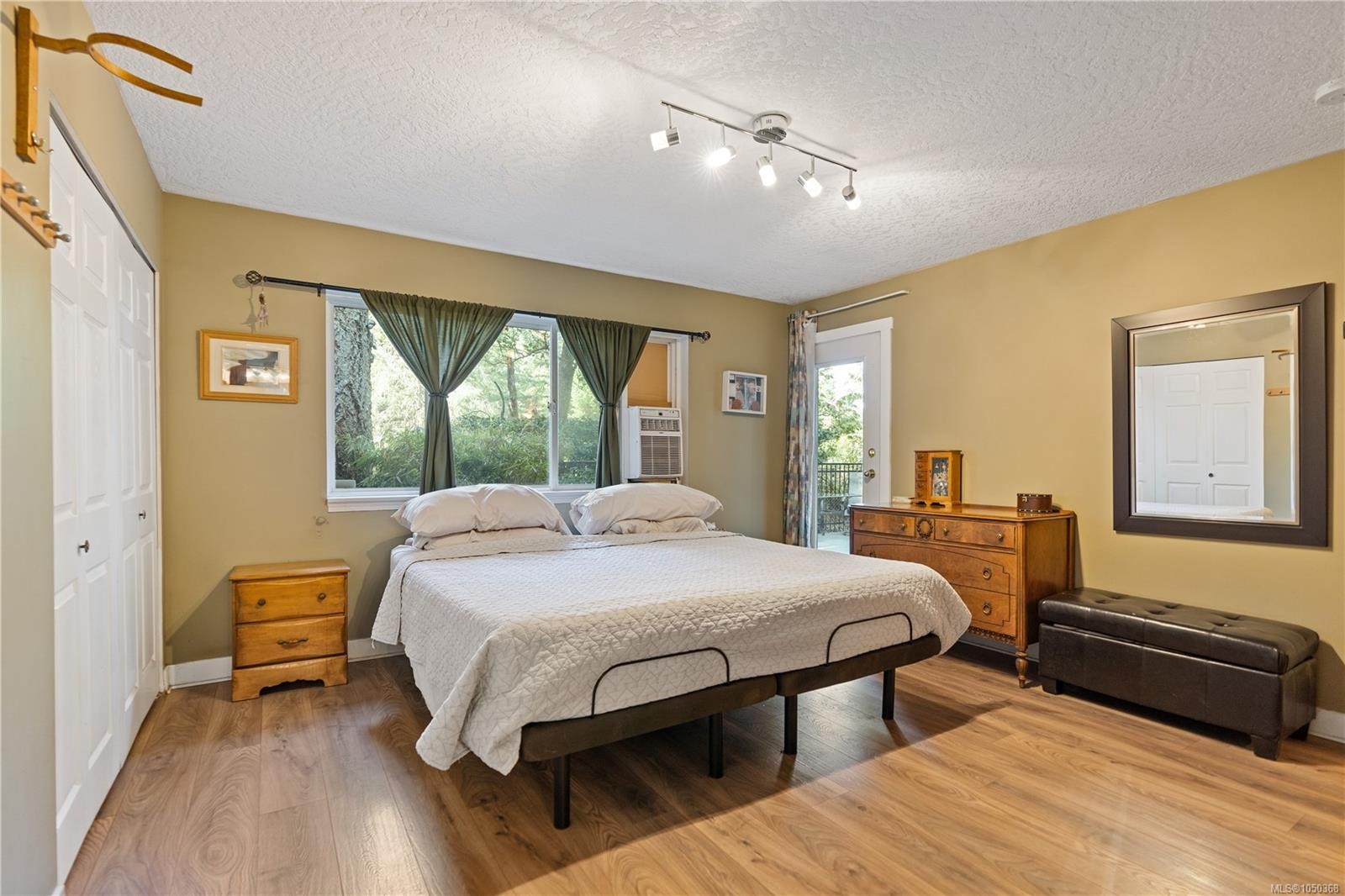 661 Millstream Lake Rd, Highlands, BC