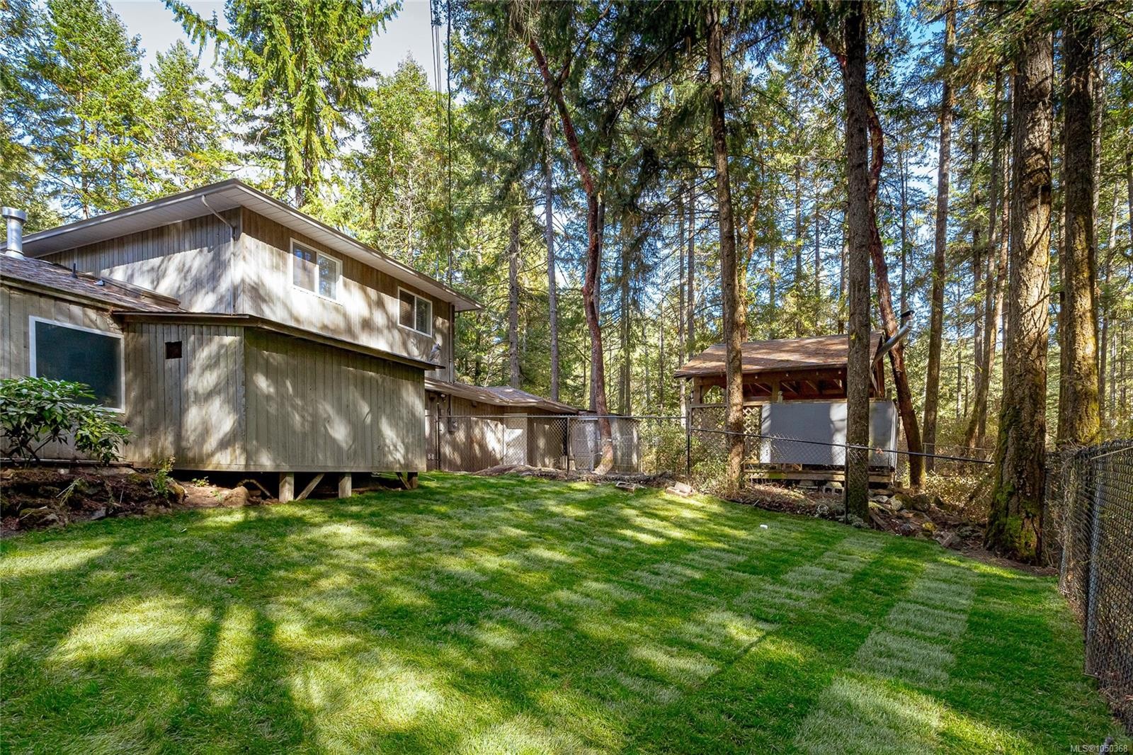 661 Millstream Lake Rd, Highlands, BC