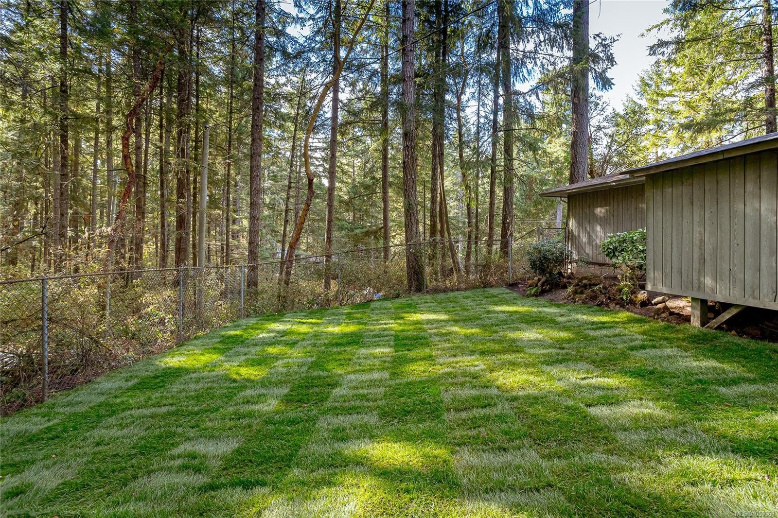 661 Millstream Lake Rd, Highlands, BC