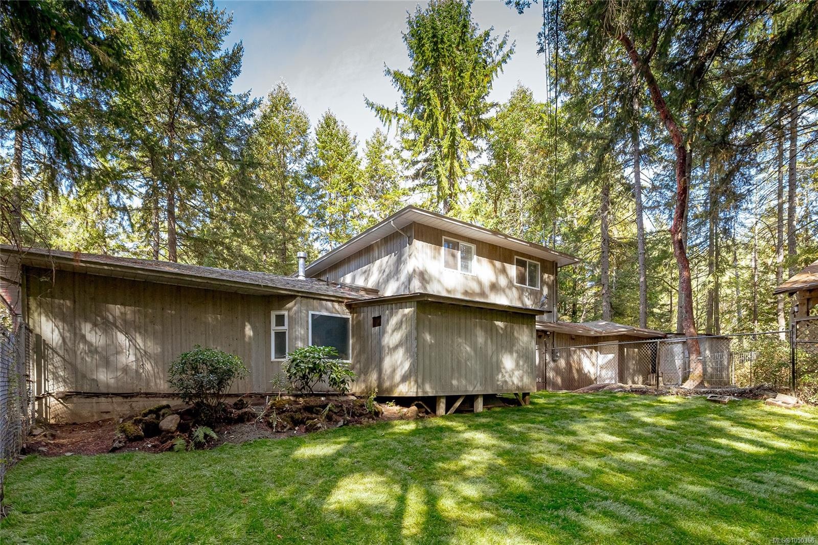 661 Millstream Lake Rd, Highlands, BC
