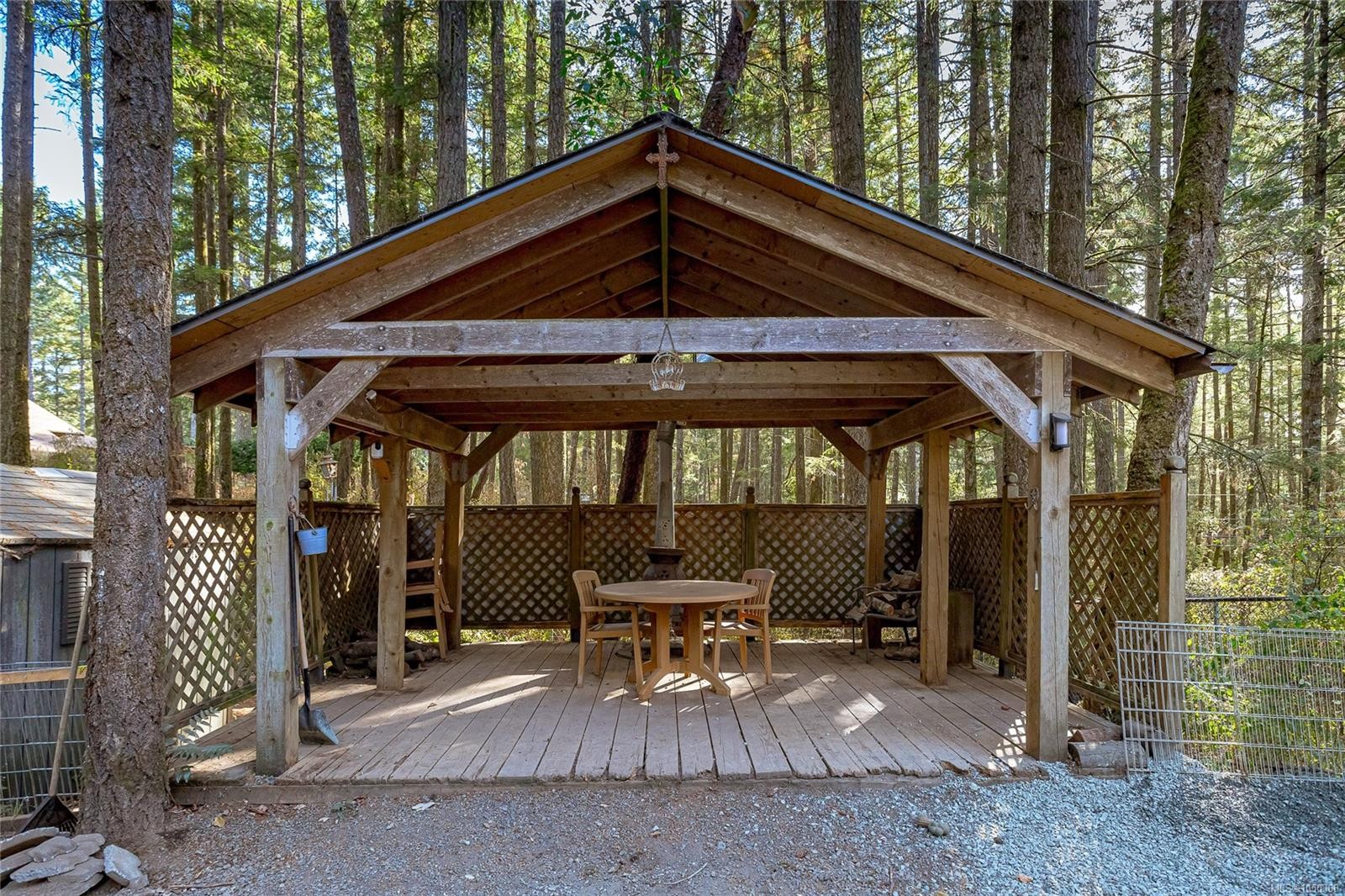 661 Millstream Lake Rd, Highlands, BC