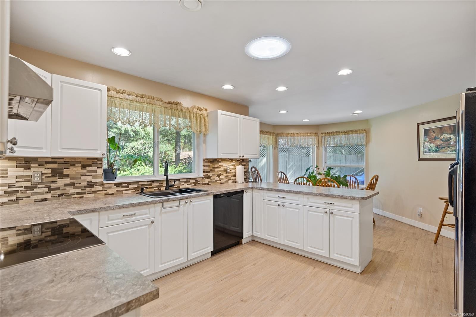 661 Millstream Lake Rd, Highlands, BC
