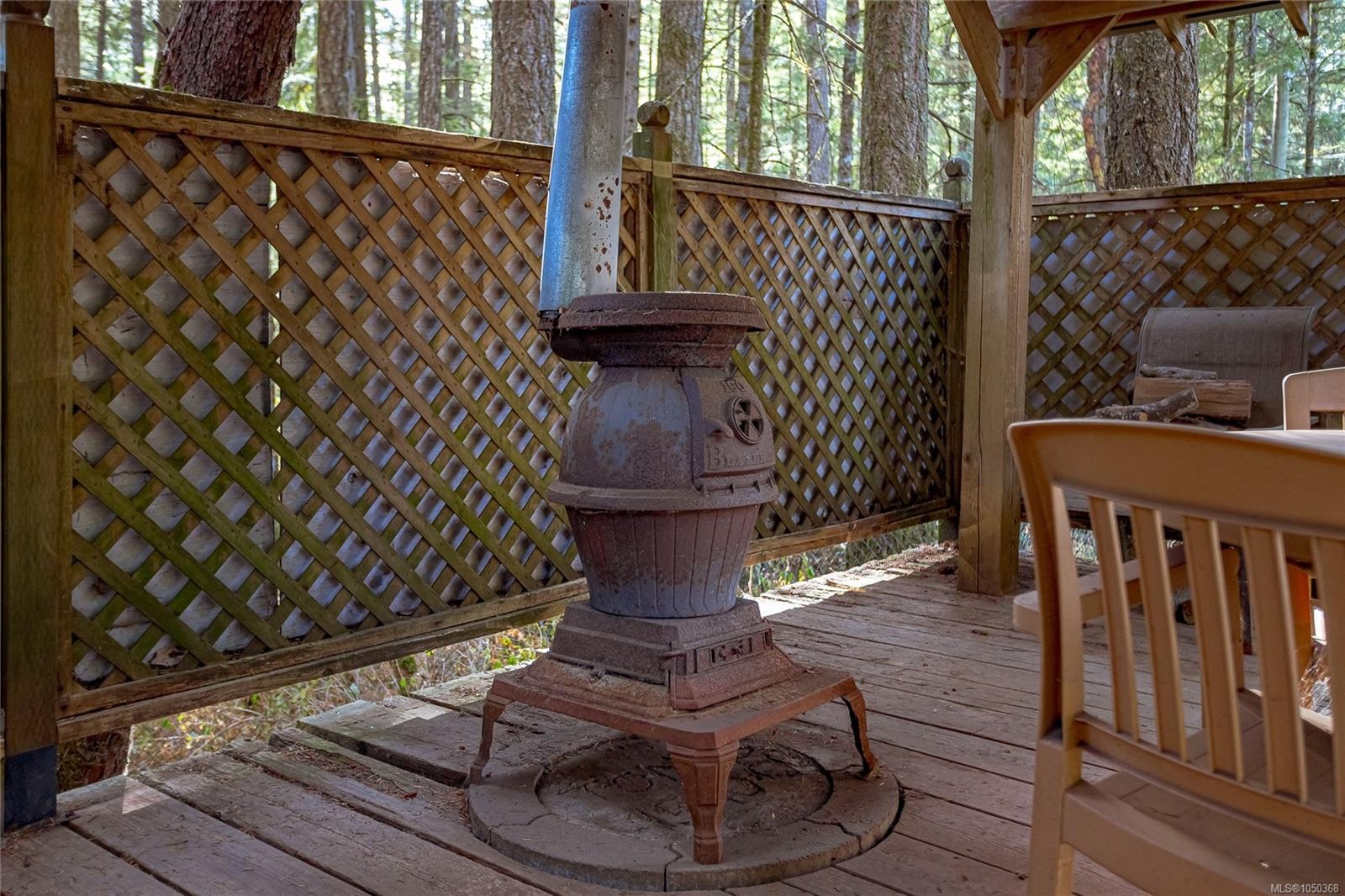 661 Millstream Lake Rd, Highlands, BC