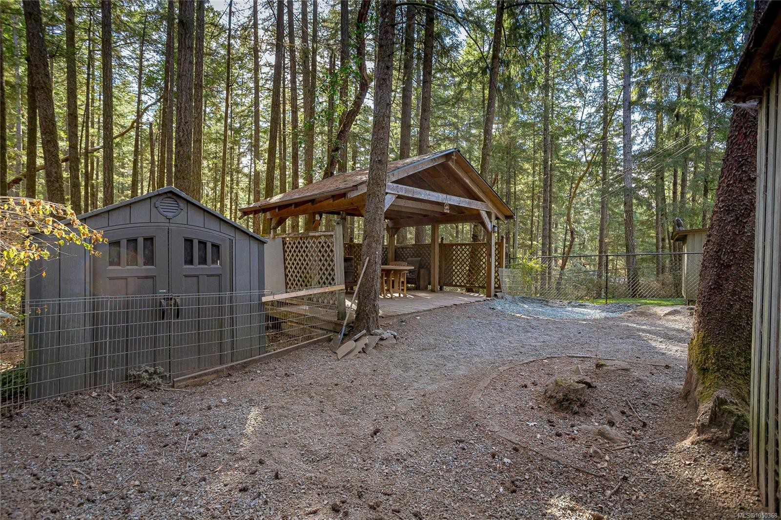661 Millstream Lake Rd, Highlands, BC