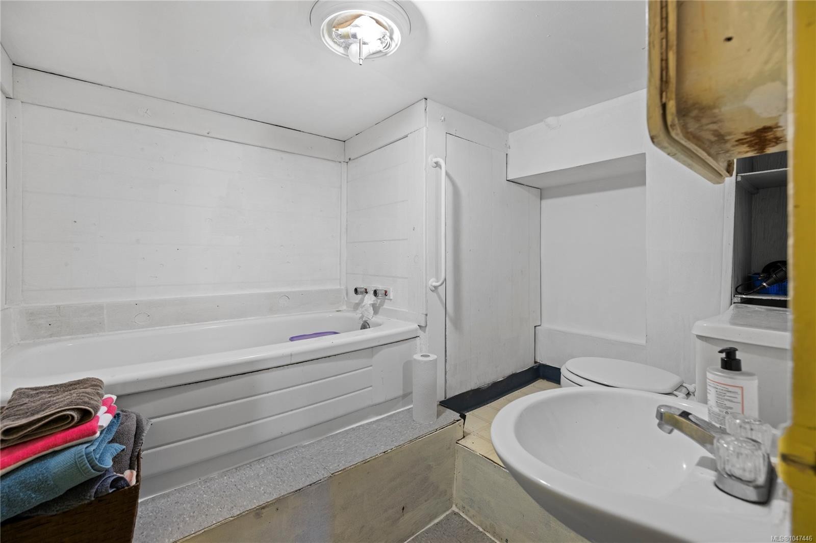 147 Victoria Rd, Nanaimo, BC