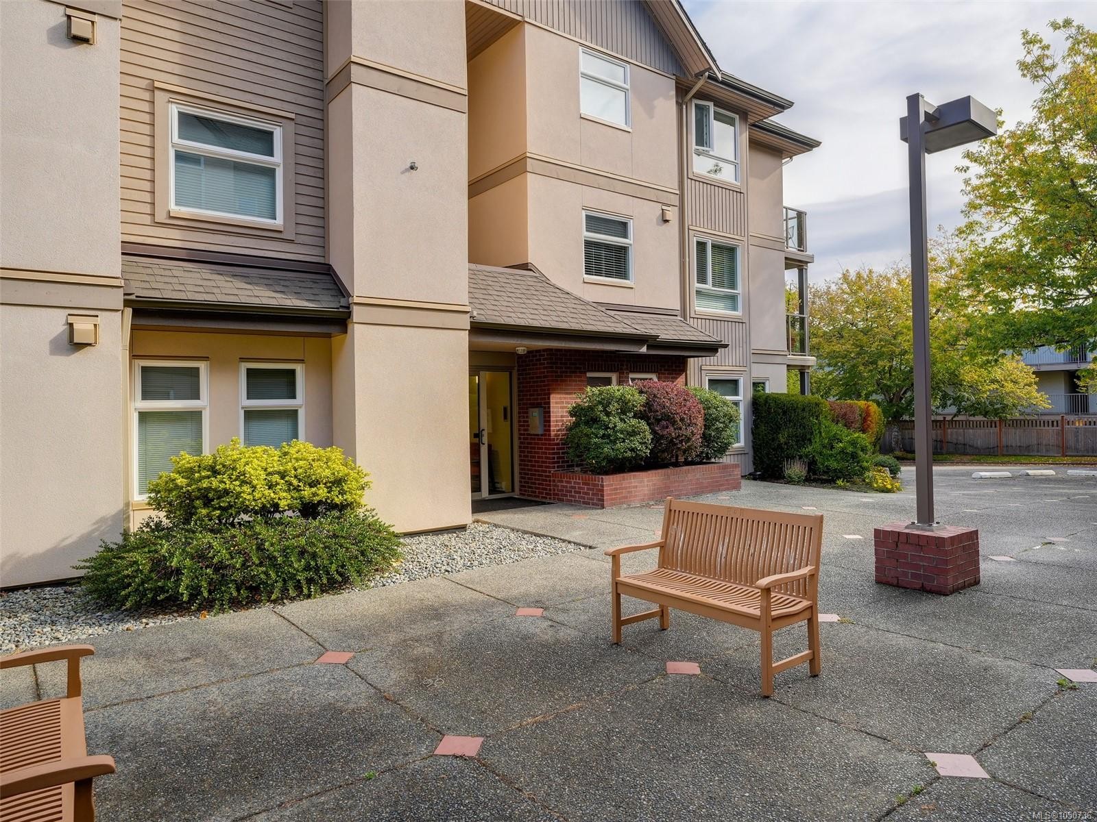 #301-837 Selkirk Ave, Esquimalt, BC