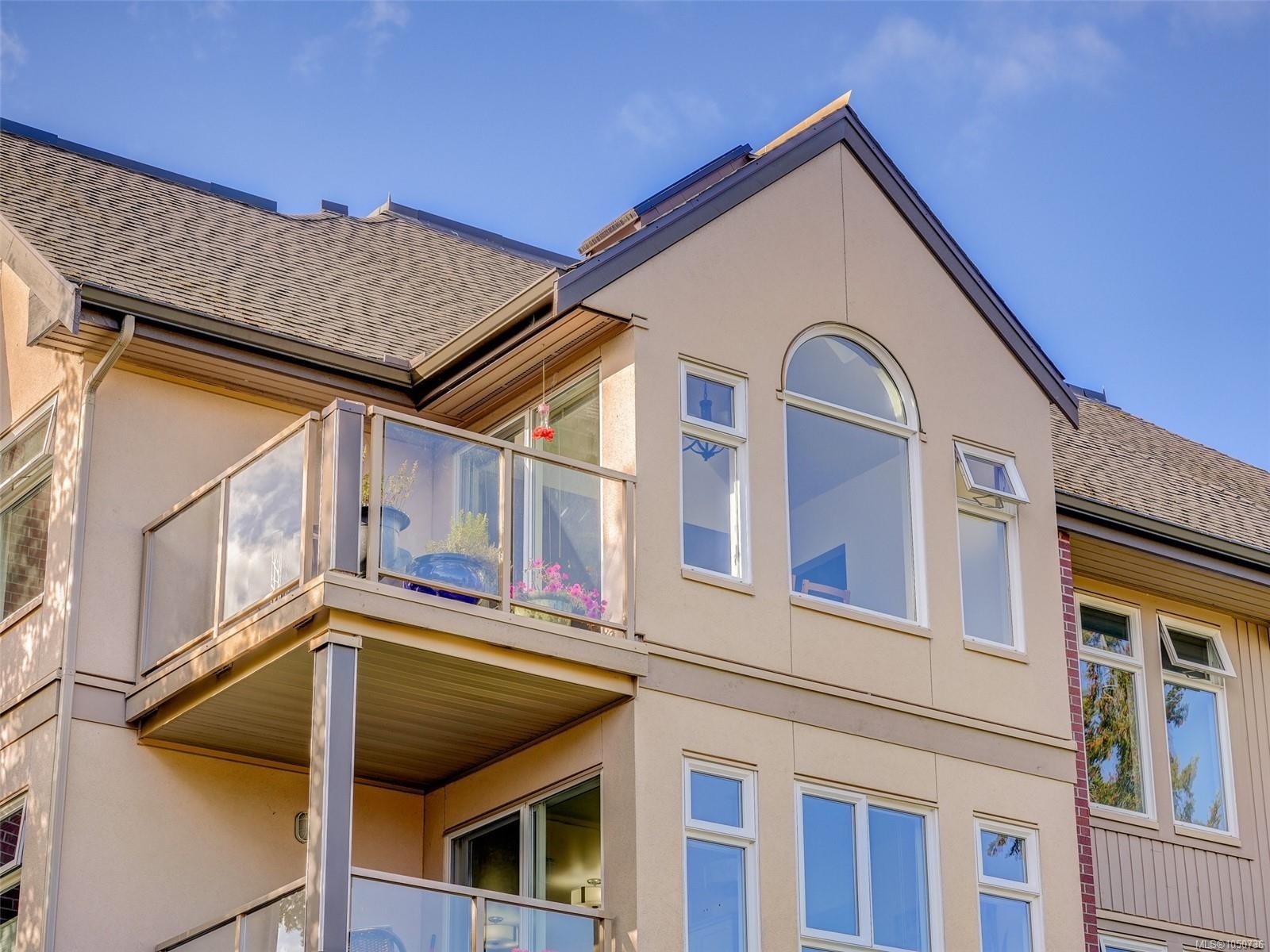 #301-837 Selkirk Ave, Esquimalt, BC