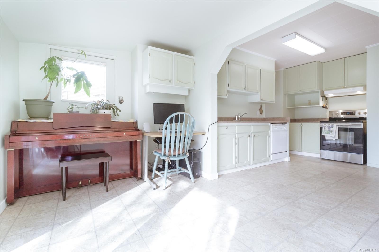 1747 Newton St, Victoria, BC