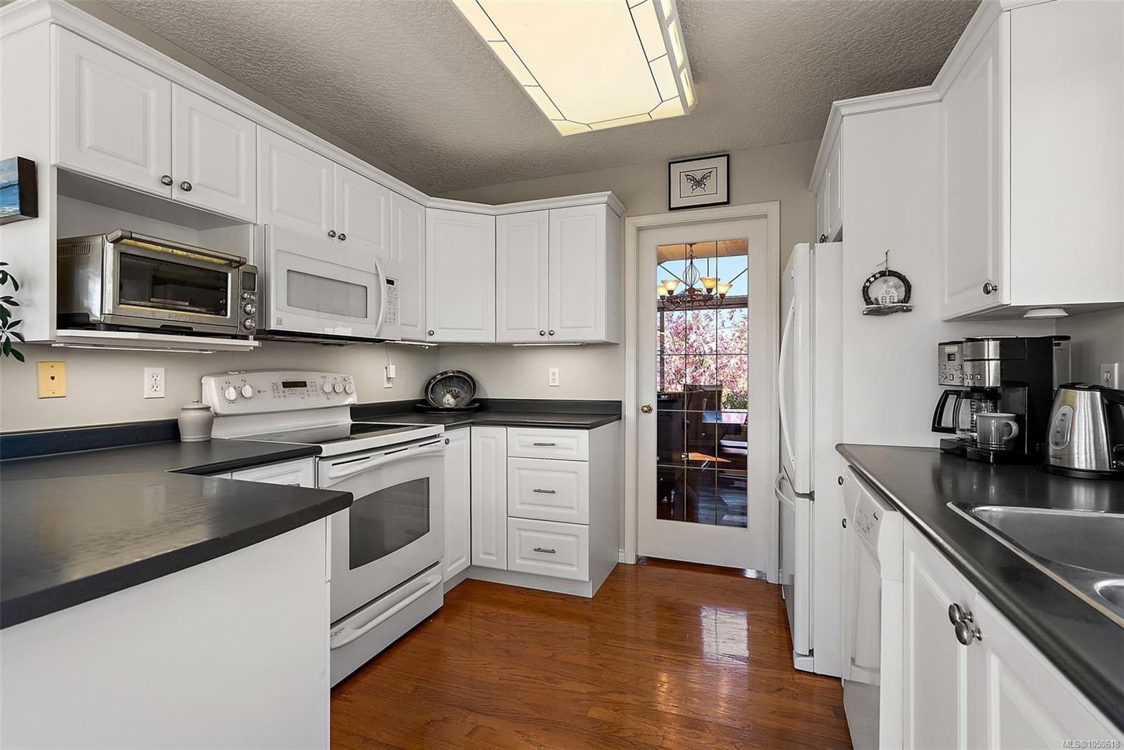 10347 Bowerbank Rd, Sidney, BC
