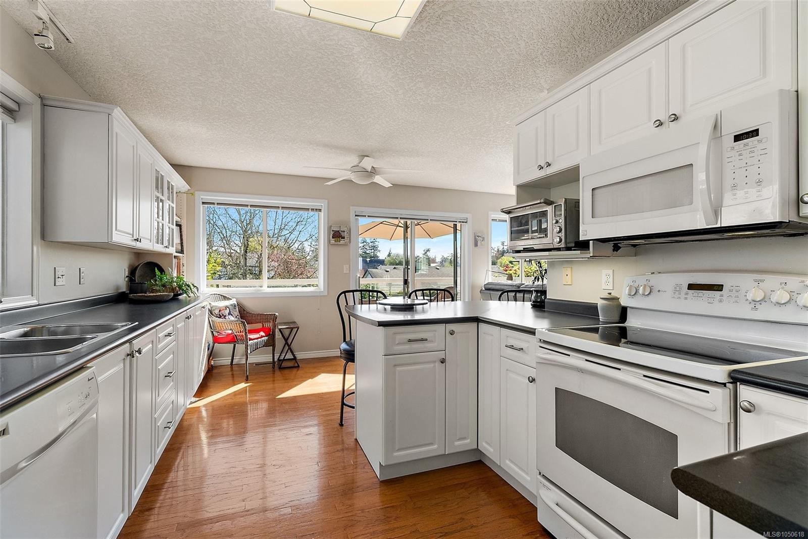 10347 Bowerbank Rd, Sidney, BC