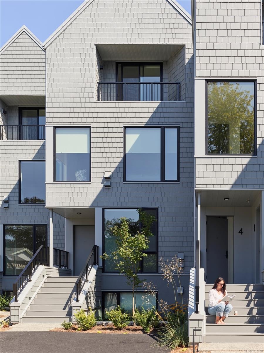 #3-909 Redfern St, Victoria, BC