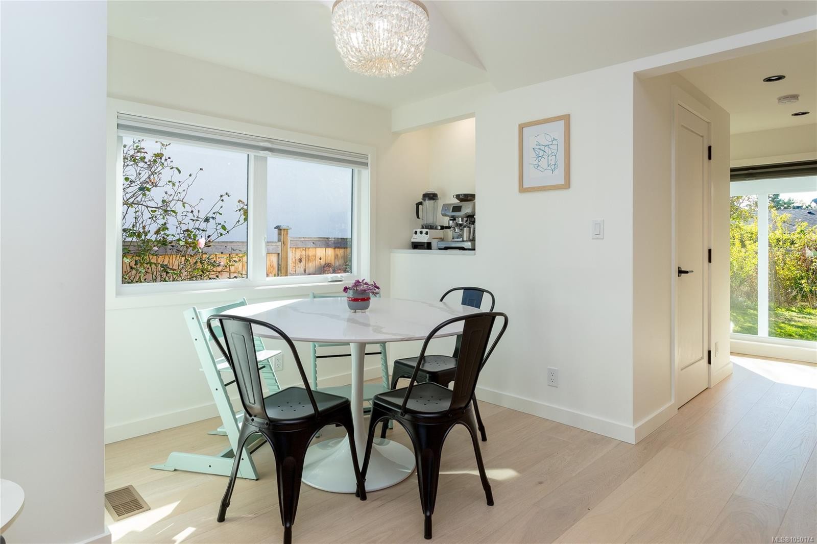 9646 Fifth St, Sidney, BC