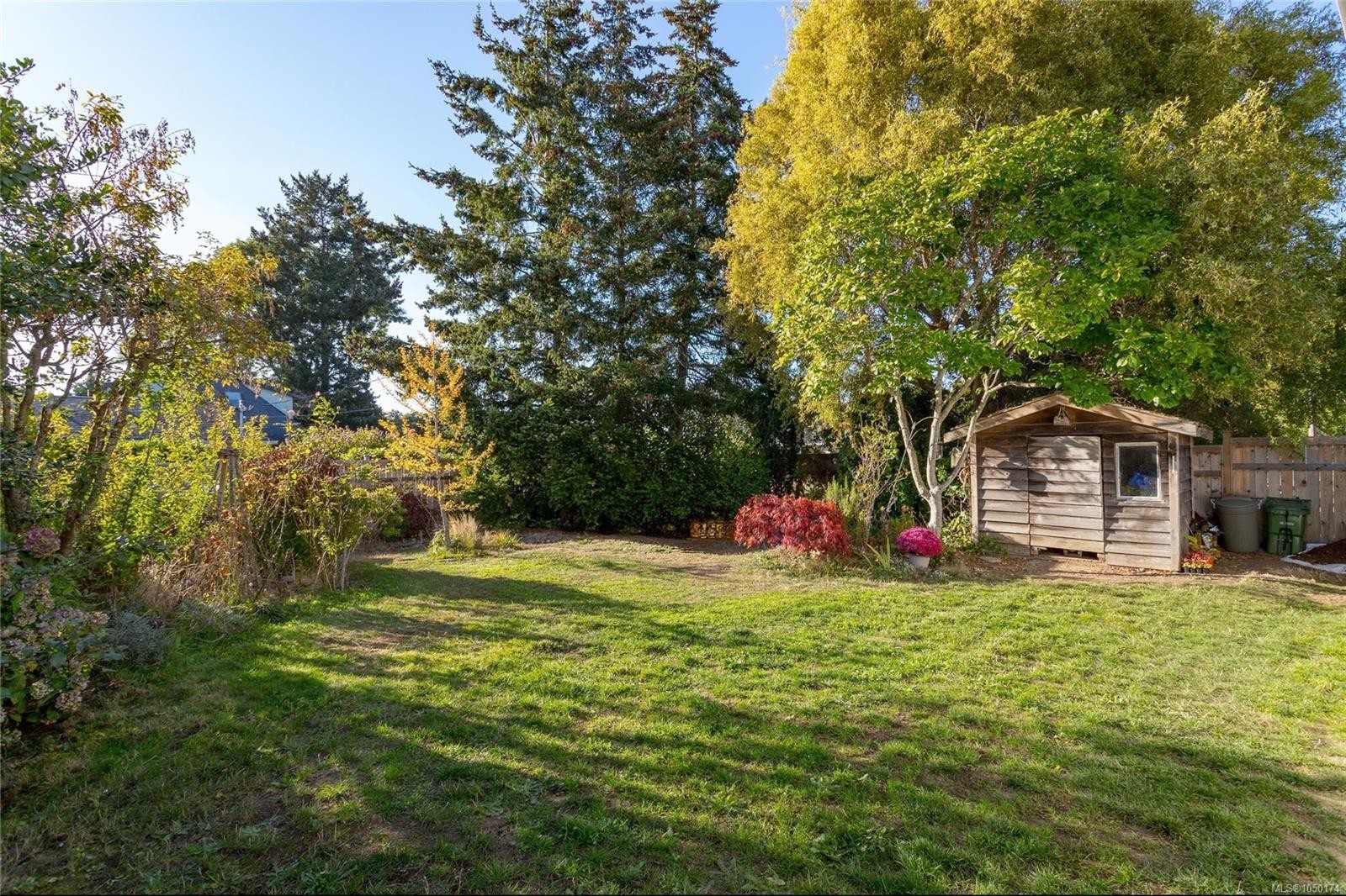 9646 Fifth St, Sidney, BC