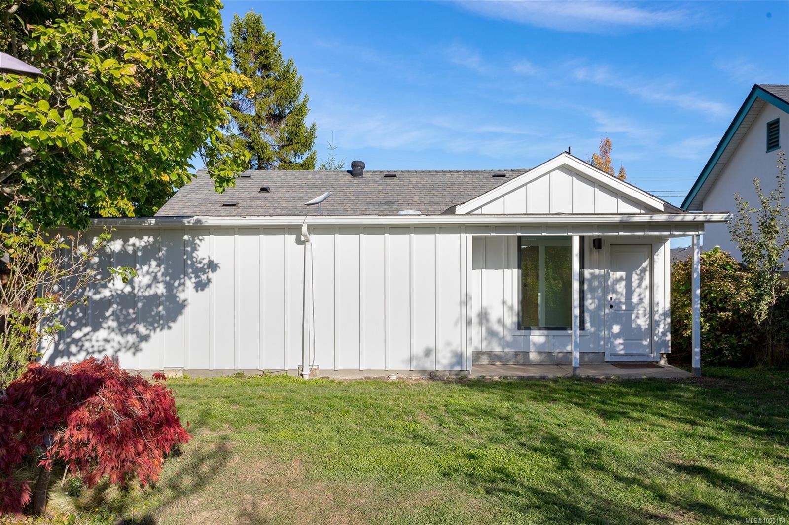 9646 Fifth St, Sidney, BC