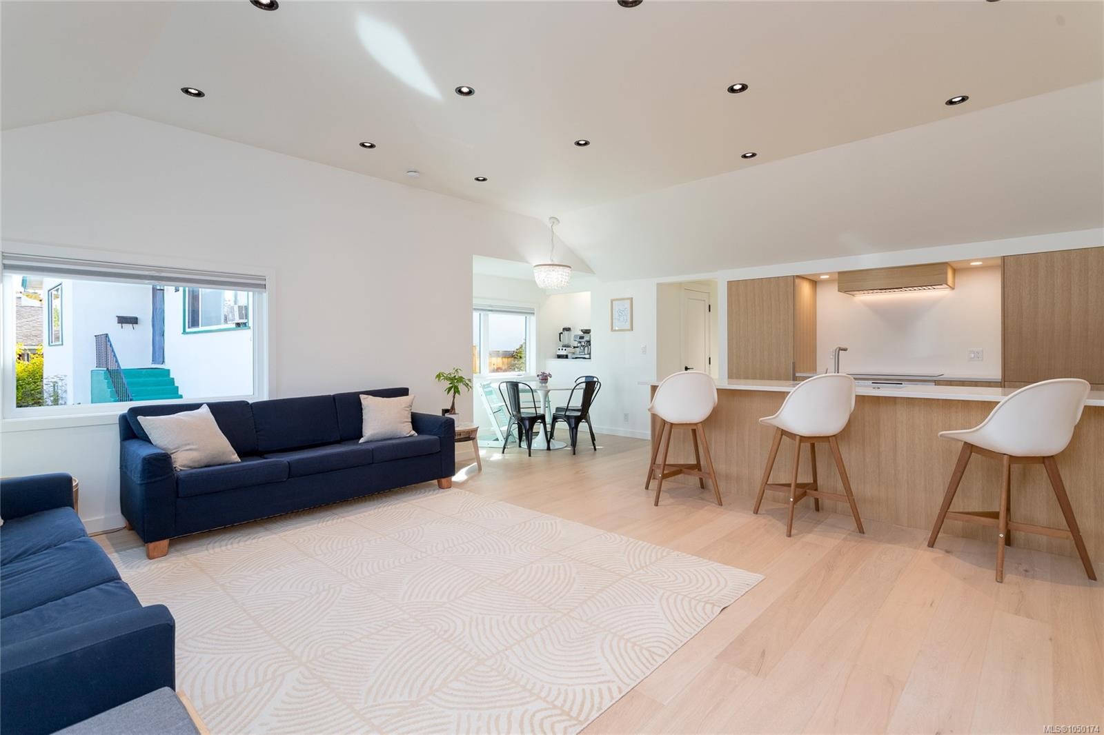 9646 Fifth St, Sidney, BC