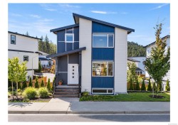2728 CELESTIAL Crt Langford, BC V9B 3R6