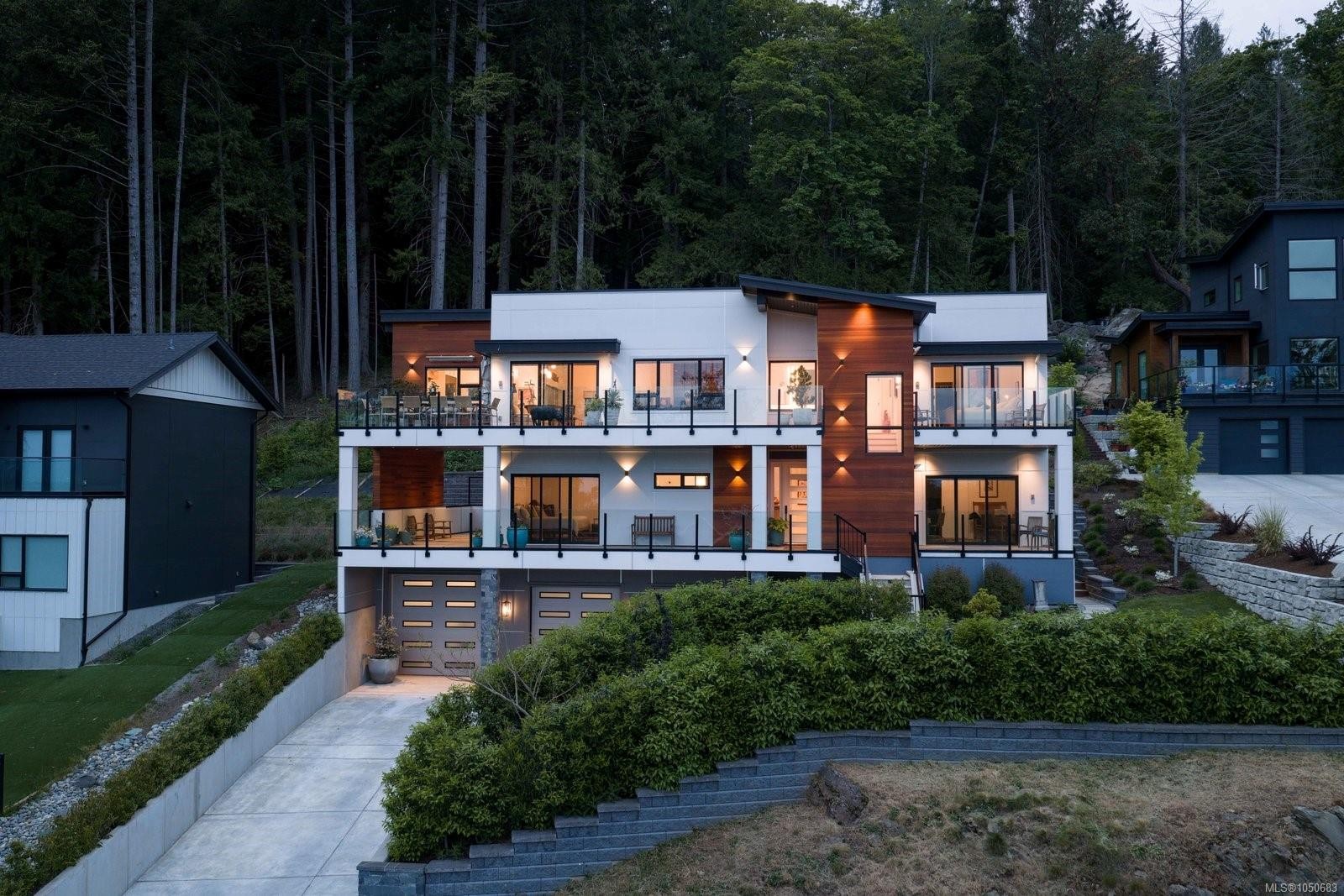 10900 Greenpark Dr, North Saanich, BC