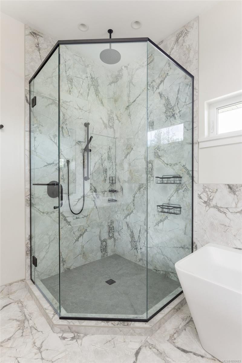 10900 Greenpark Dr, North Saanich, BC