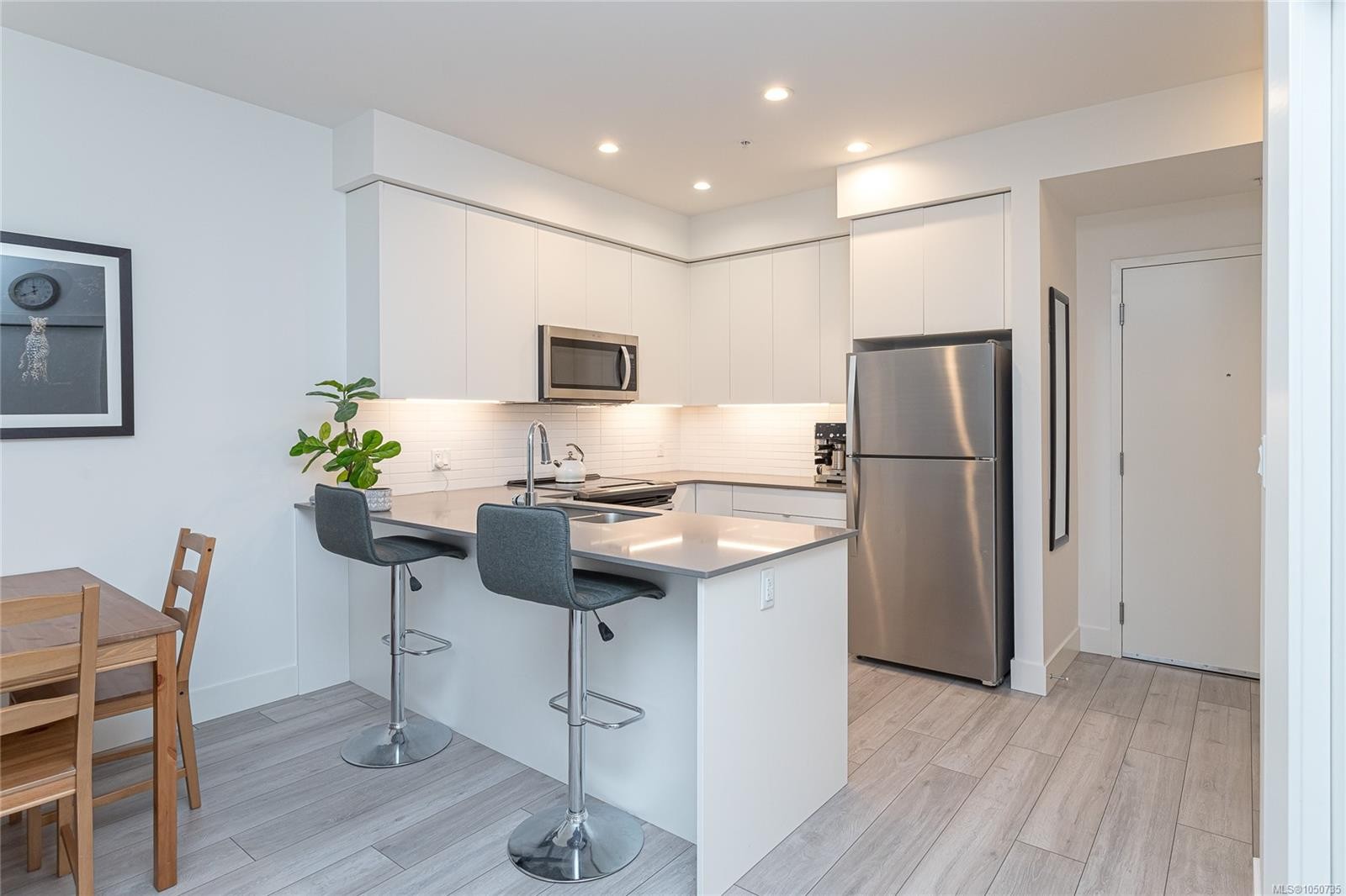 #312-991 Mckenzie Ave, Saanich, BC