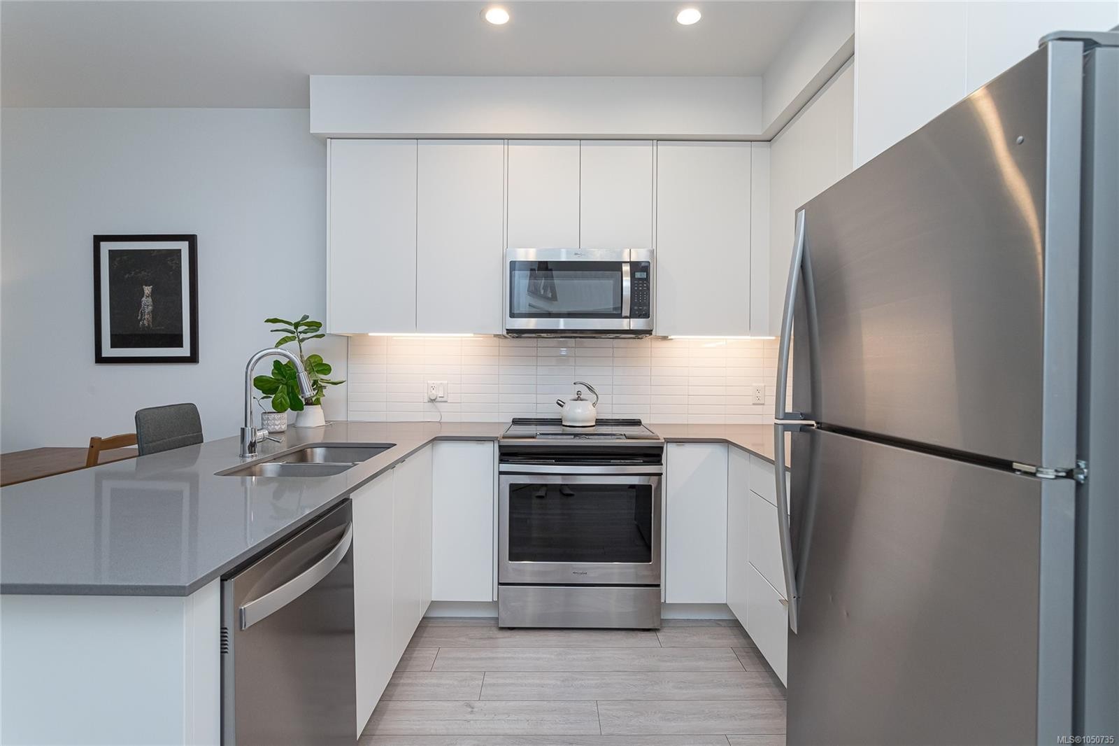 #312-991 Mckenzie Ave, Saanich, BC