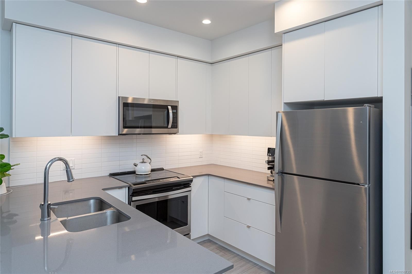 #312-991 Mckenzie Ave, Saanich, BC