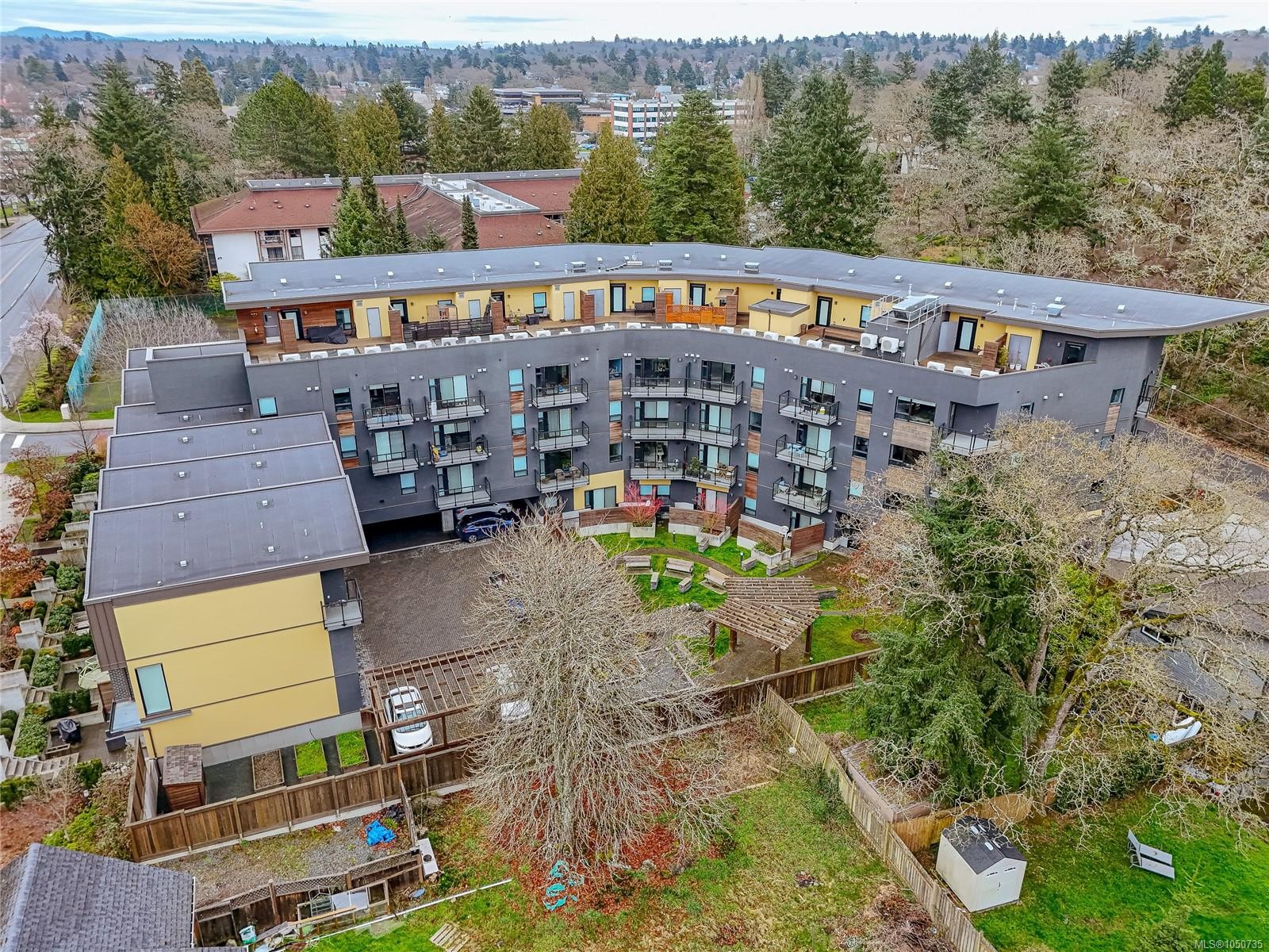 #312-991 Mckenzie Ave, Saanich, BC