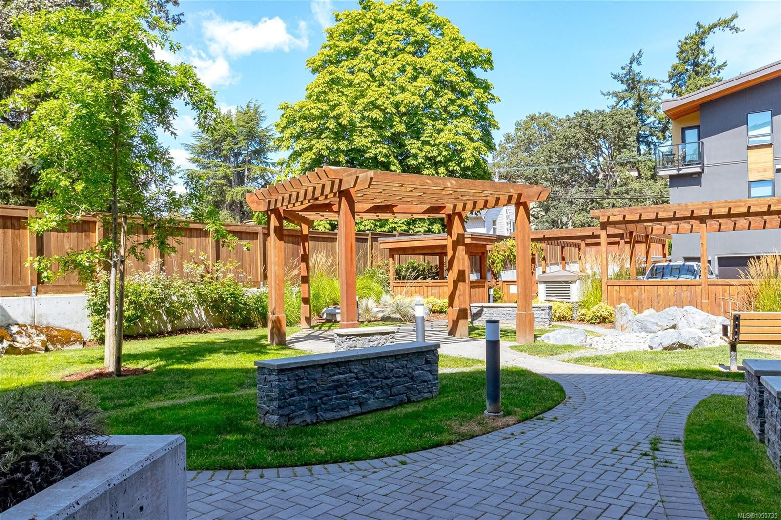 #312-991 Mckenzie Ave, Saanich, BC