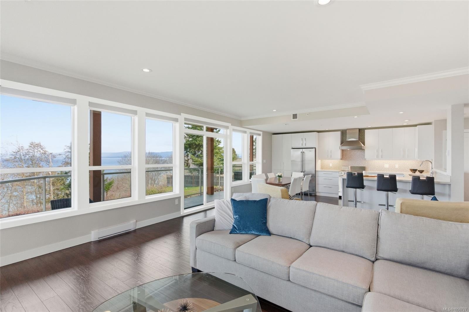 #204-439 College Rd, Qualicum Beach, BC