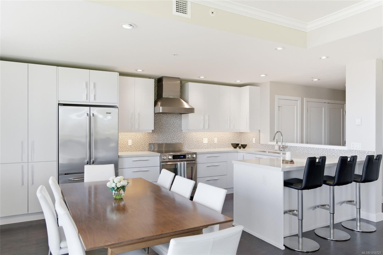 #204-439 College Rd, Qualicum Beach, BC