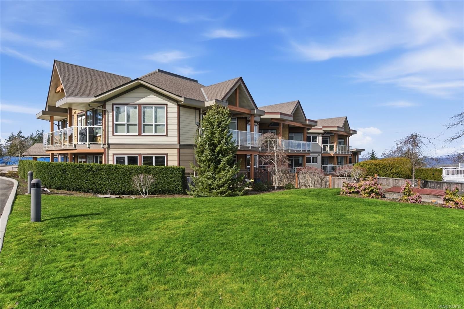#204-439 College Rd, Qualicum Beach, BC