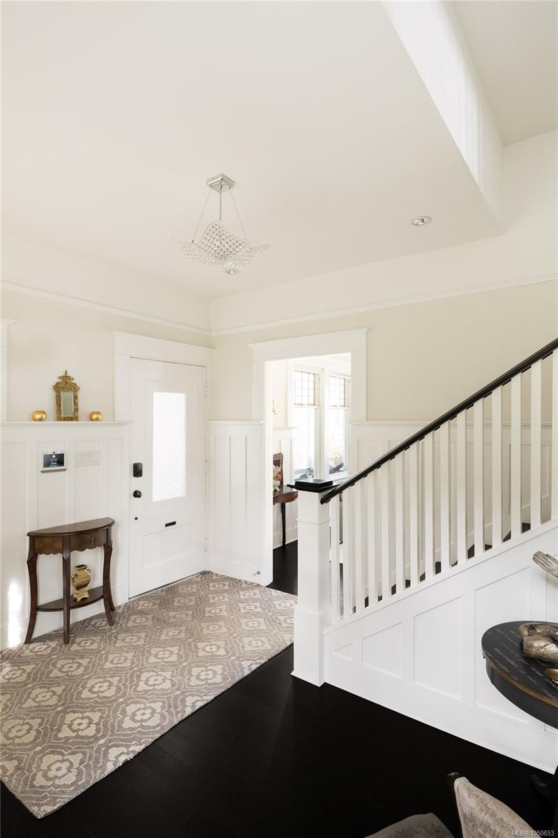 1033 Monterey Ave, Oak Bay, BC