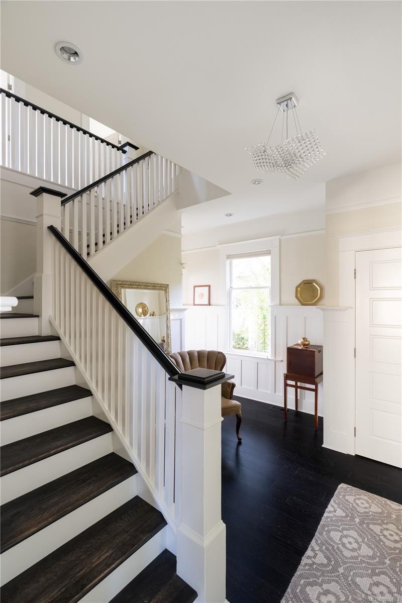 1033 Monterey Ave, Oak Bay, BC