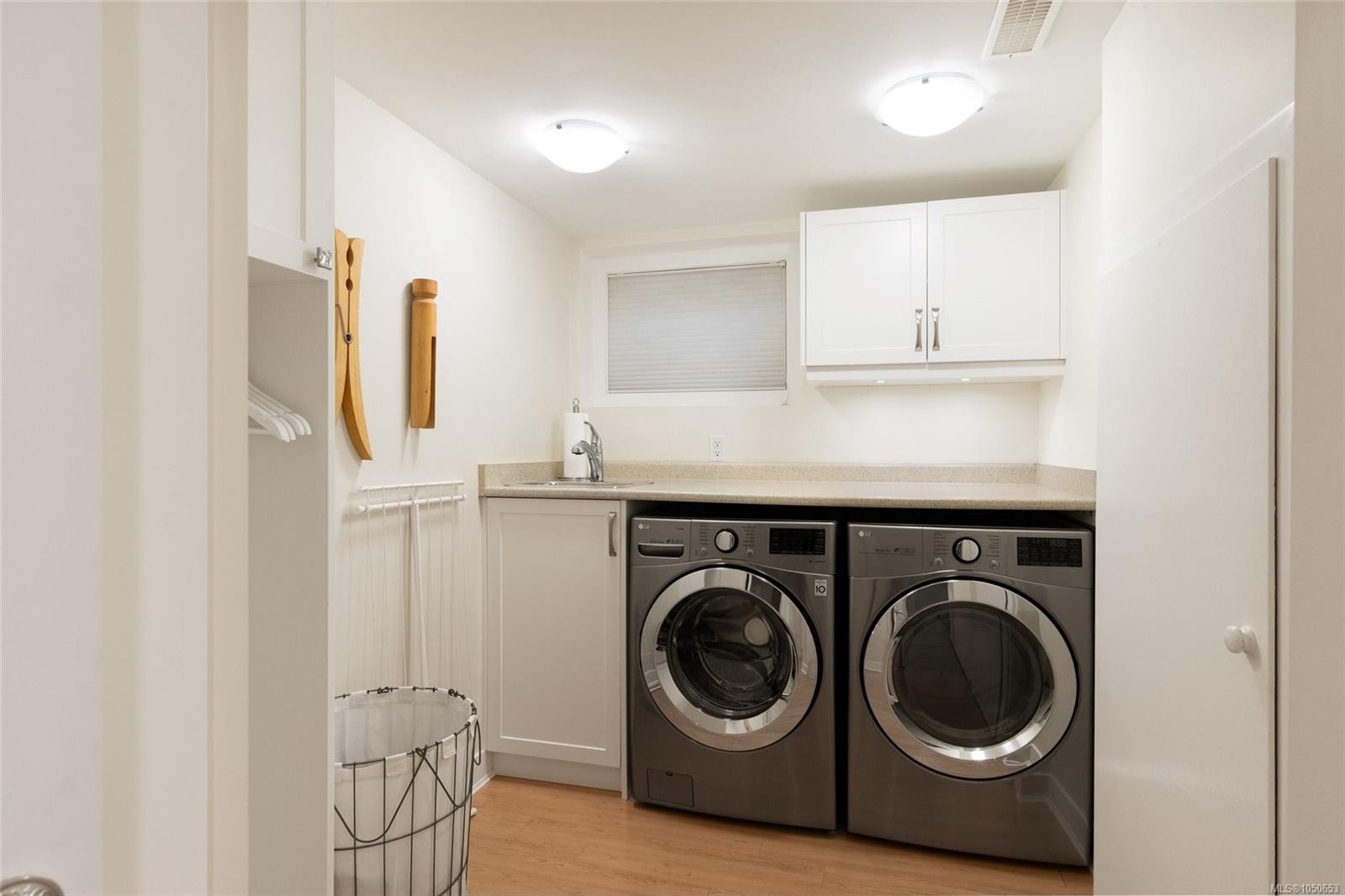 1033 Monterey Ave, Oak Bay, BC